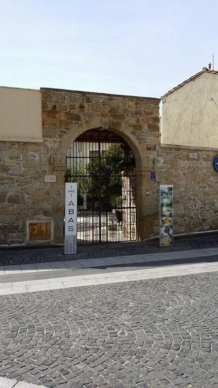 Abas Ristorante Pizzeria Affittacamere Ales 외부 사진