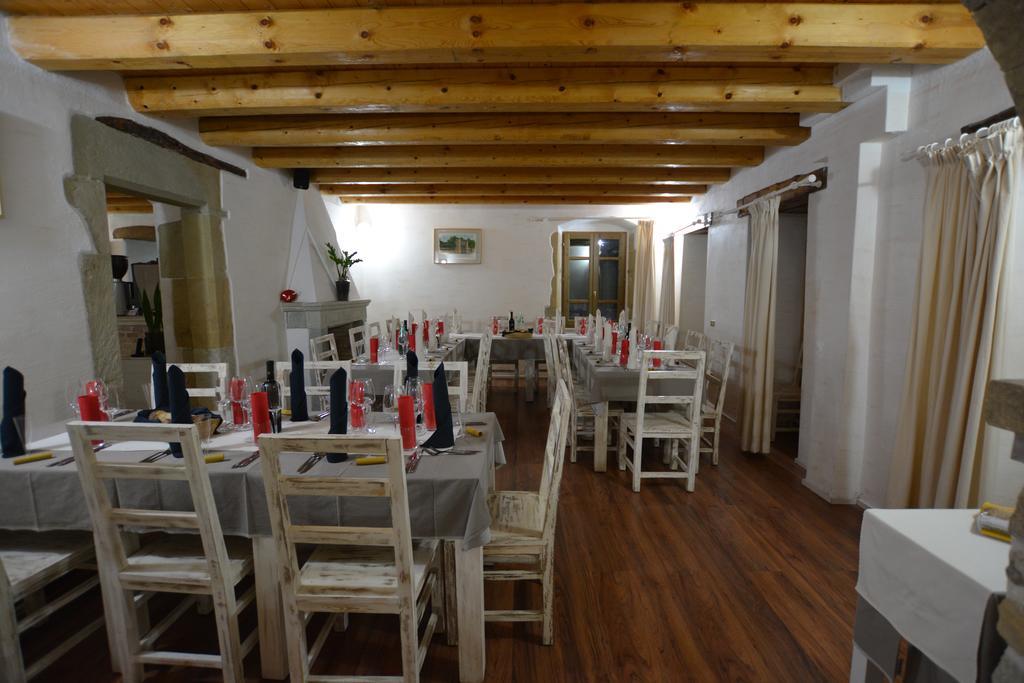 Abas Ristorante Pizzeria Affittacamere Ales 외부 사진