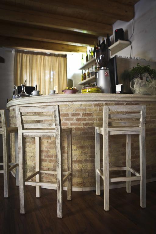 Abas Ristorante Pizzeria Affittacamere Ales 외부 사진