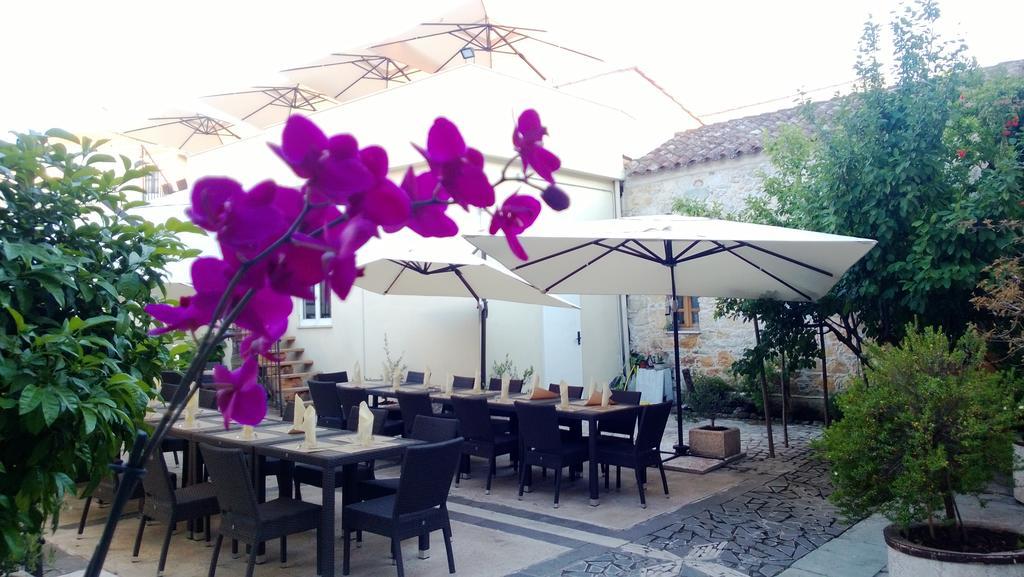 Abas Ristorante Pizzeria Affittacamere Ales 외부 사진